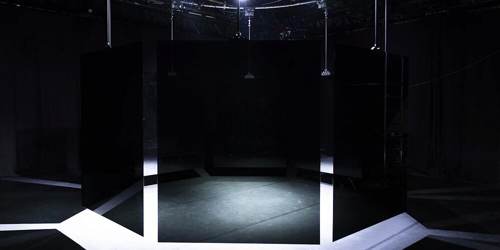 Première DARK, a new performance at TROUBLE #13