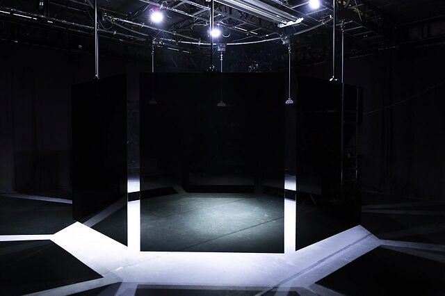 Première DARK, a new performance at TROUBLE #13